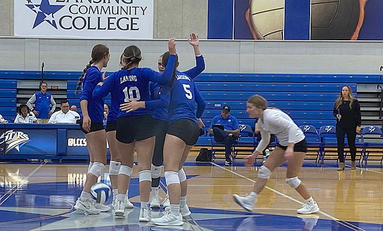 Volleyball beats Kellogg