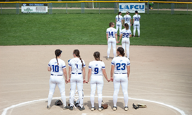 Stars Softball Sweeps